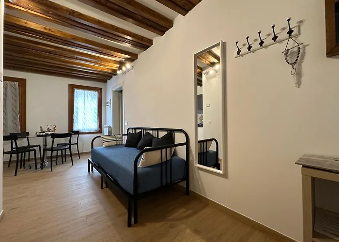 Sora Al Ponte アパート キオッジャ